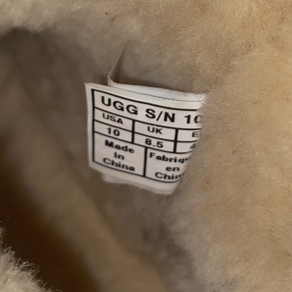 Ugg classic mini bailey button size 10 - Picture 5 of 8